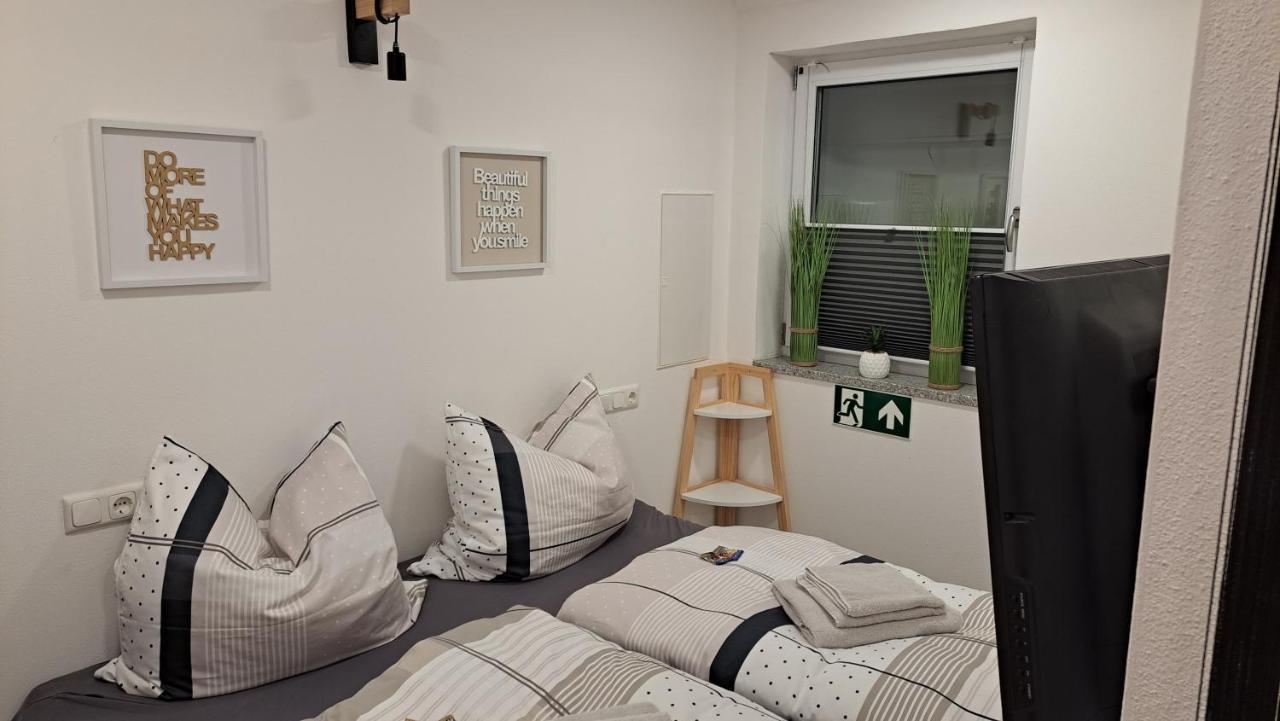 Appartment-Ferienwohnung Mit Kueche, Bad, Kostenlos Wlan, Modern Eingerichtet Roding Zewnętrze zdjęcie